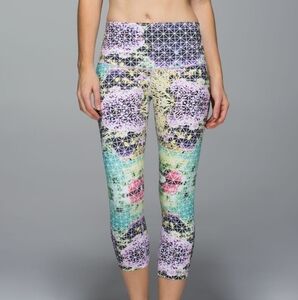 Lululemon Wunder Under Cropp II - Size 2 - NWT